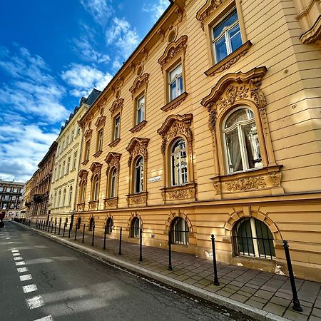 Harmony Aparthotel Krakow Bagian luar foto