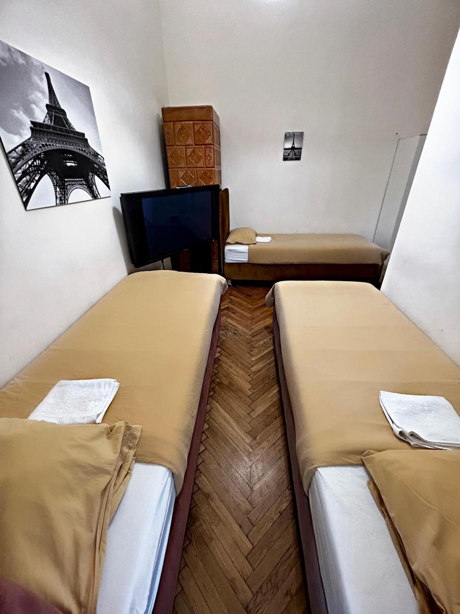 Harmony Aparthotel Krakow Bagian luar foto