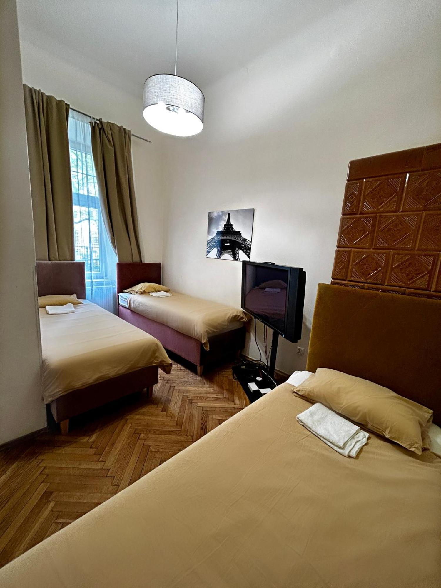 Harmony Aparthotel Krakow Bagian luar foto