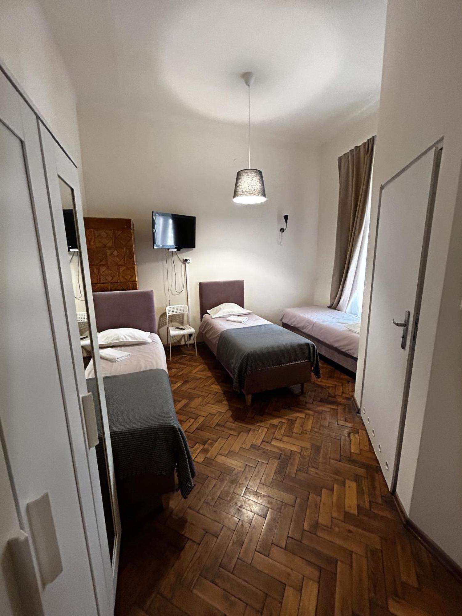 Harmony Aparthotel Krakow Bagian luar foto