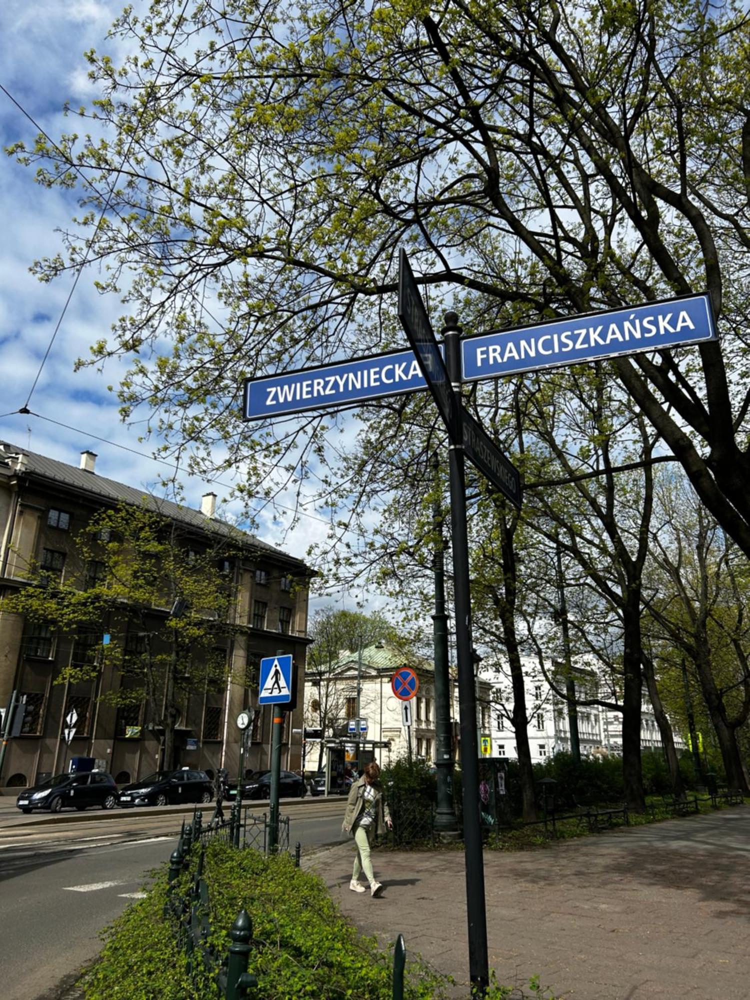 Harmony Aparthotel Krakow Bagian luar foto
